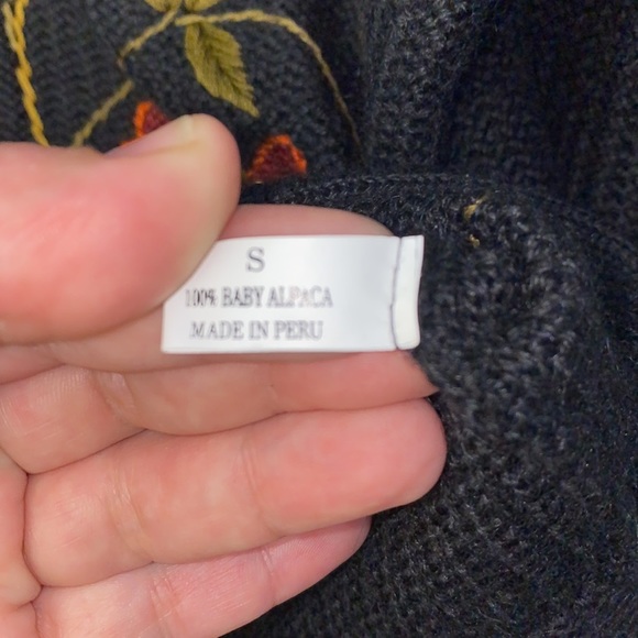 QUIPU NWOT 100% baby alpaca floral embroidered button up cardigan size S black - Picture 8 of 10